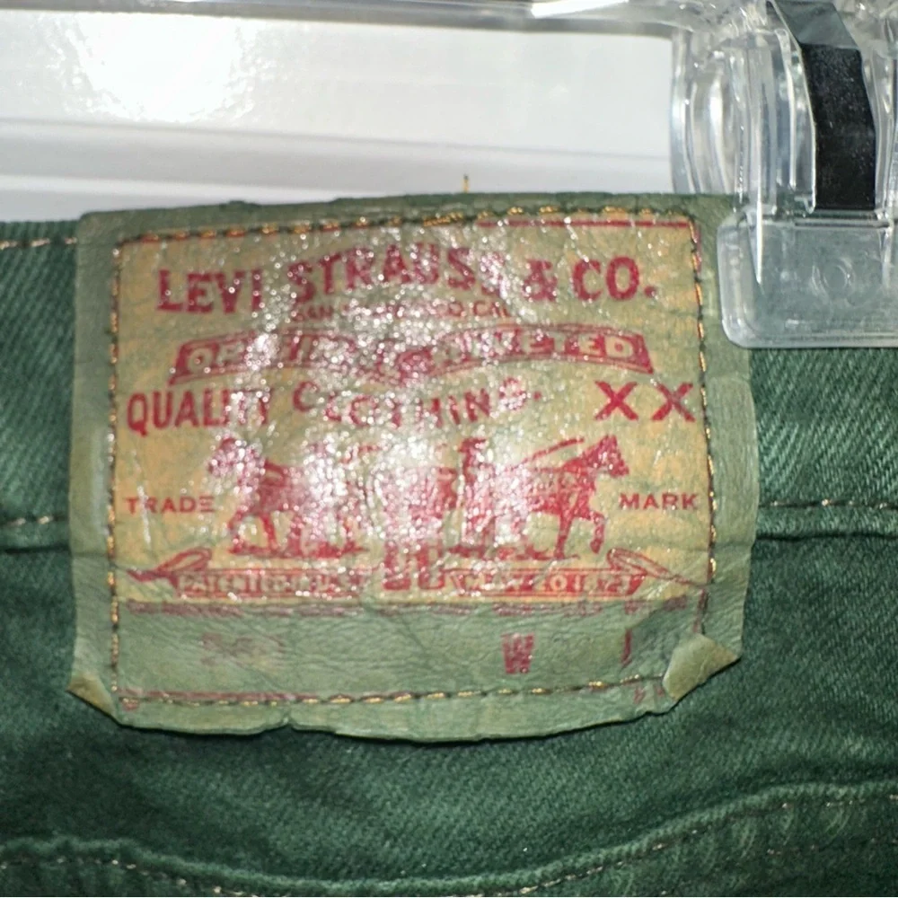 Vintage Levi’s 560 Dark Green Jeans 34x30 USA Made Tapered Fit Fall Holiday